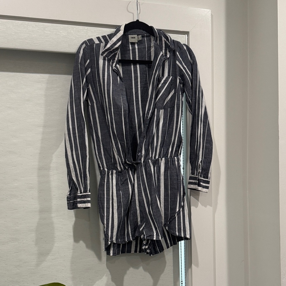 Chic Black and White Striped Blouse